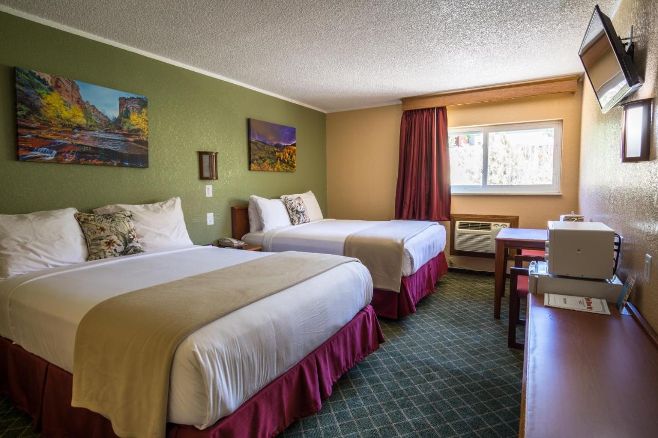 Red River - Rifle Hotel